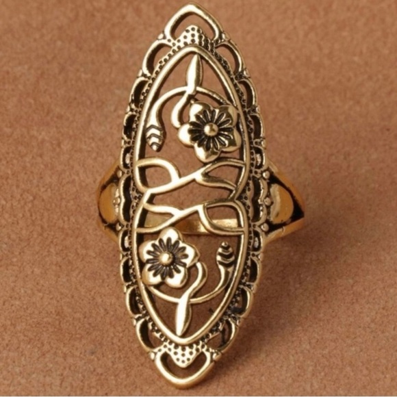Jewelry - Large gold ring, NEW​​